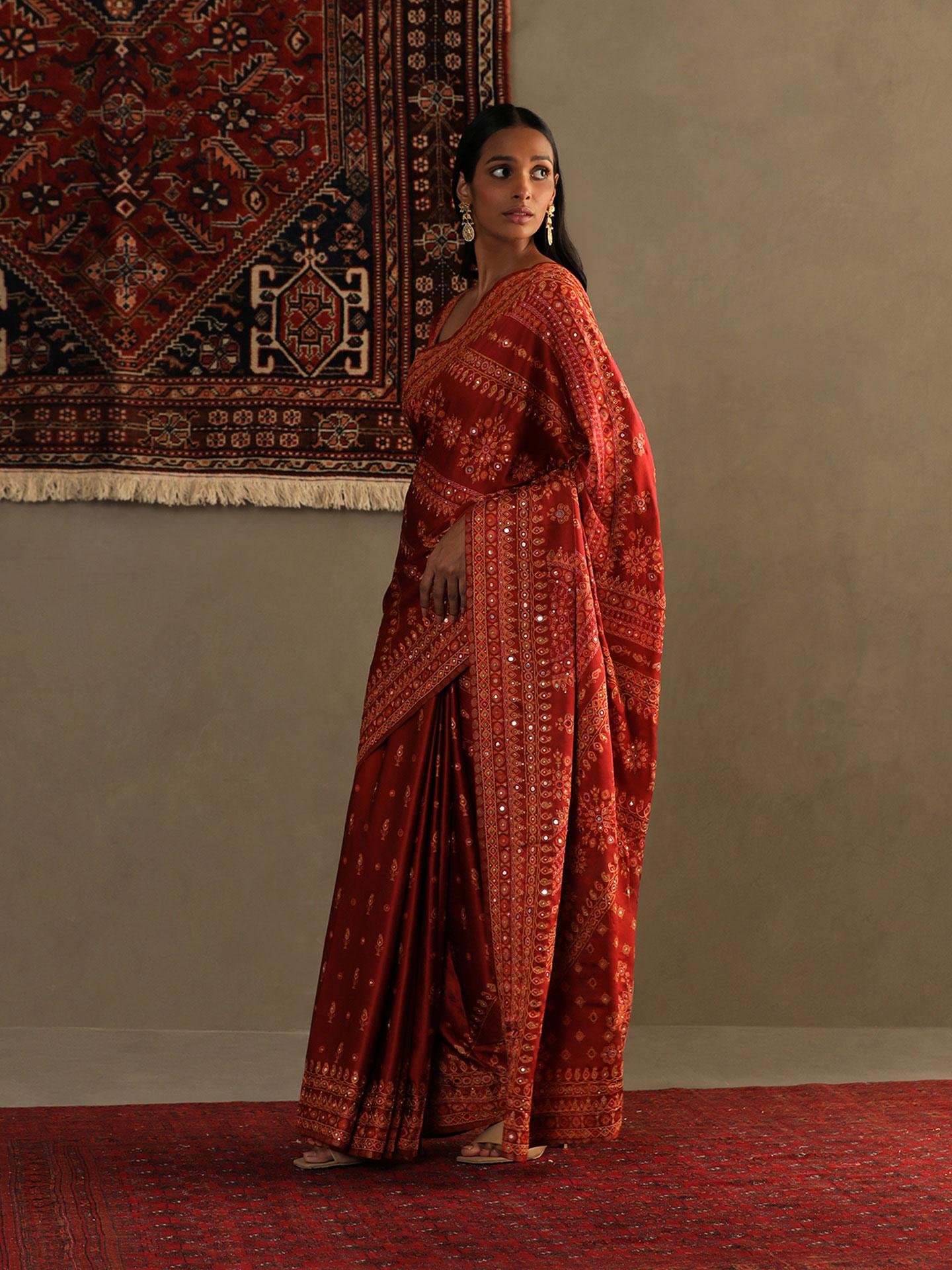 Lava Red Darpan Saree With Unstitched Blouse